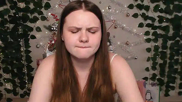 Snapshot of IxxiLiana chatting on 12.25.24 IxxiLiana online show from 12.25.24