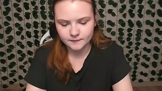 Snapshot of IxxiLiana chatting on 01.14.25 IxxiLiana online show from 01.14.25