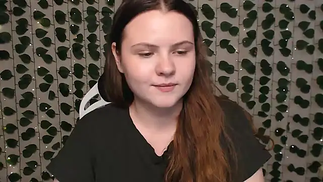 Snapshot of IxxiLiana chatting on 01.18.25 IxxiLiana online show from 01.18.25