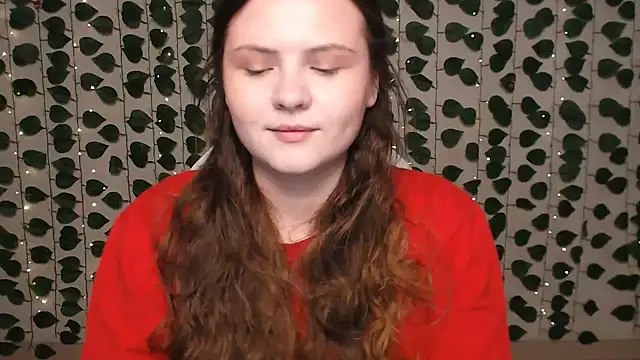 Snapshot of IxxiLiana chatting on 02.13.25 IxxiLiana online show from 02.13.25