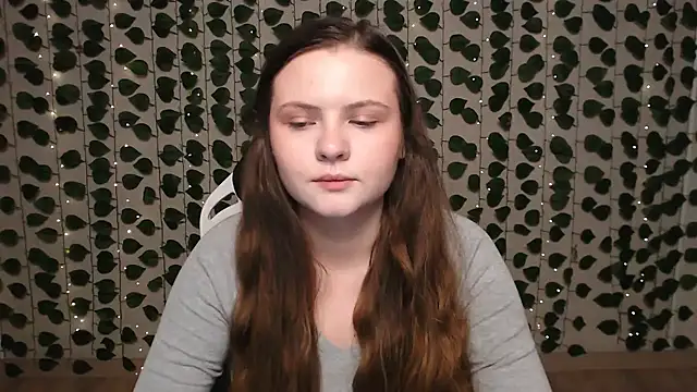 Snapshot of IxxiLiana chatting on 02.14.25 IxxiLiana online show from 02.14.25