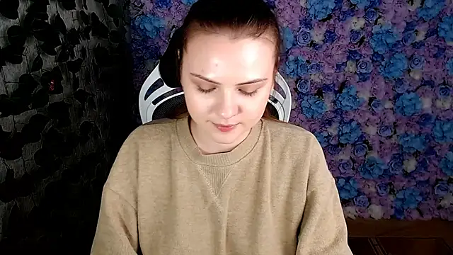Snapshot of IxxiLiana chatting on 09.25.25 IxxiLiana online show from 09.25.25