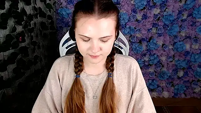 Snapshot of IxxiLiana chatting on 09.27.25 IxxiLiana online show from 09.27.25
