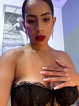 Snapshot of Mau_White chatting on 10.27.25 Mau White online show from 10.27.25