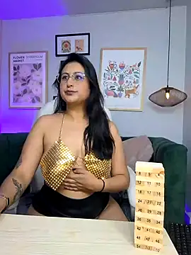 Snapshot of Amber_gold_ chatting on 01.14.25 Amber gold online show from 01.14.25