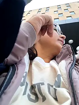 Snapshot of Amber_gold_ chatting on 01.20.25 Amber gold online show from 01.20.25