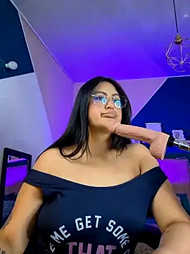 Snapshot of Amber_gold_ chatting on 02.08.25 Amber gold online show from 02.08.25