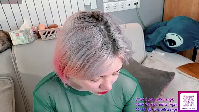 Snapshot of __KawaiiYuki__ chatting on 05.17.26 KawaiiYuki online show from 05.17.26