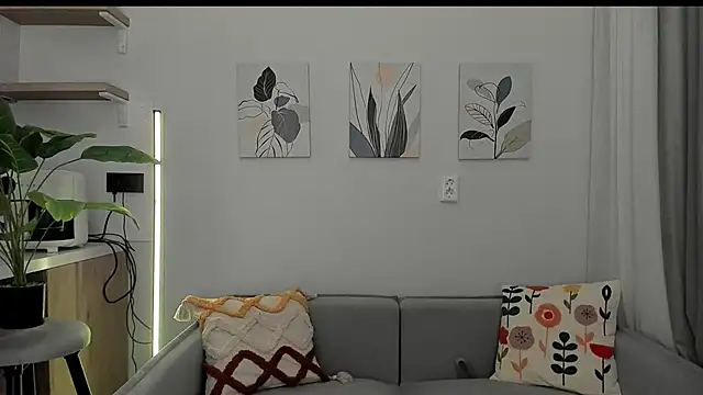 sarahphyllis online show from 10.08.25