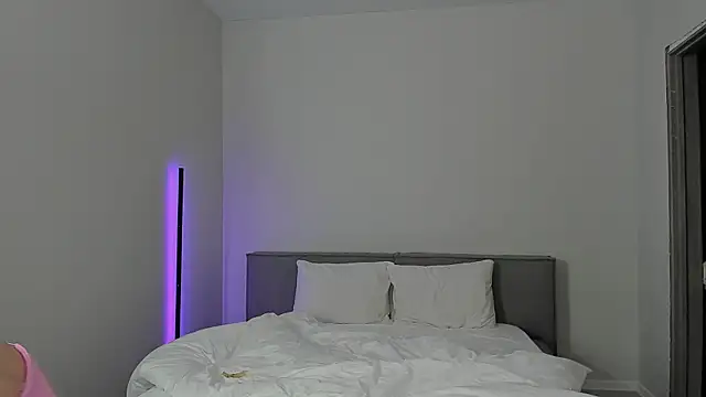 sarahphyllis online show from 10.29.25