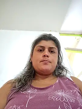 Snapshot of AlyDenalioficial chatting on 11.02.25 AlyDenalioficial online show from 11.02.25