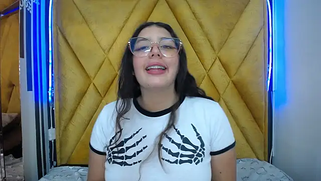 Paola Lyon  online show from 02.07.25