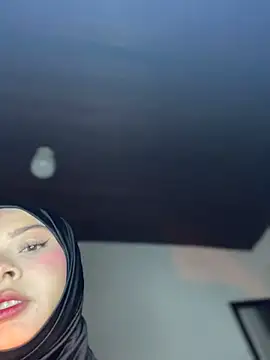 Snapshot of aneesa_darzi chatting on 08.01.26 aneesa darzi online show from 08.01.26