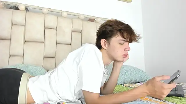 Snapshot of daniel_hot03 chatting on 10.18.25 daniel hot03 online show from 10.18.25