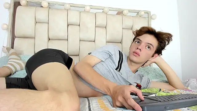 Snapshot of daniel_hot03 chatting on 11.10.25 daniel hot03 online show from 11.10.25