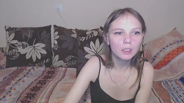 Snapshot of Nika_Shiny chatting on 12.10.24 Nika Shiny online show from 12.10.24