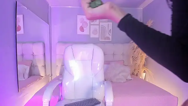 sofi potter  online show from 03.09.25