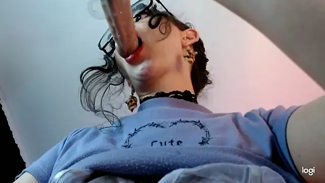 Kizzuky online show from 02.04.25