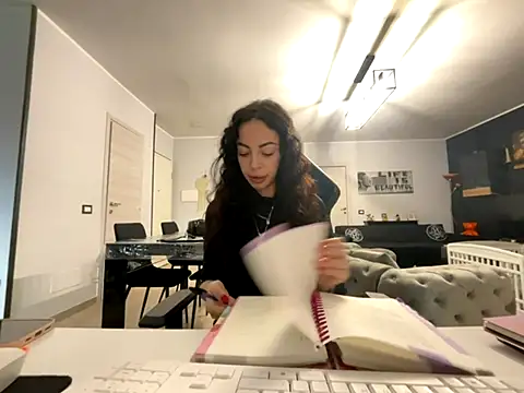 Chloe Ricci online show from 11.26.25