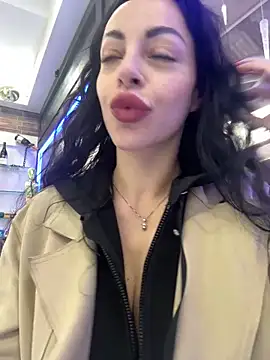 Chloe Ricci online show from 03.31.26