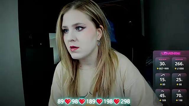 Snapshot of Olivia_Munk chatting on 09.26.25 Olivia Munk online show from 09.26.25