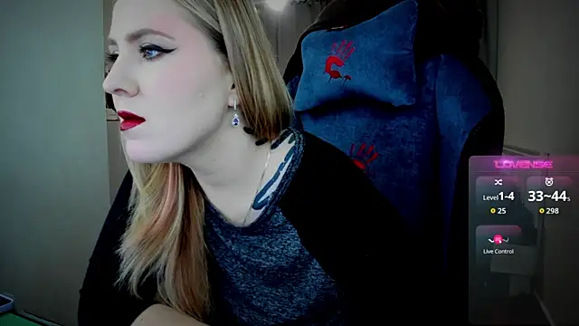 Snapshot of Olivia_Munk chatting on 10.09.25 Olivia Munk online show from 10.09.25