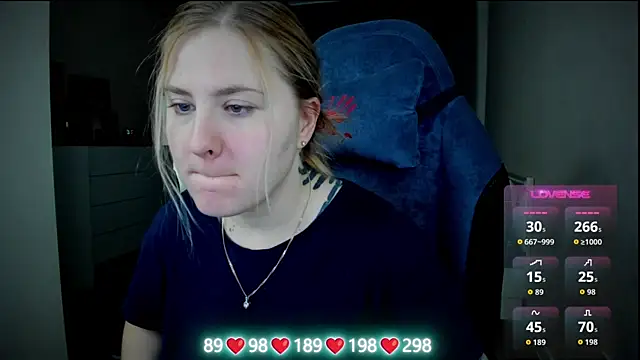 Snapshot of Olivia_Munk chatting on 11.09.25 Olivia Munk online show from 11.09.25