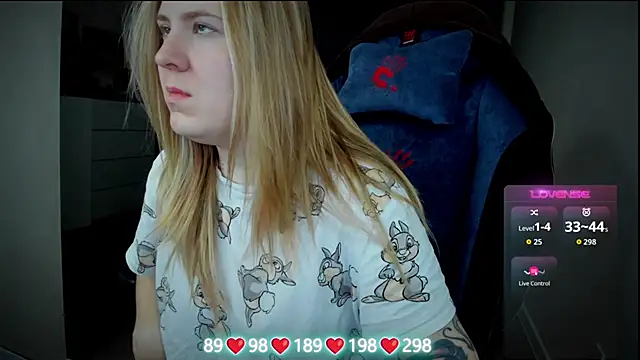 Olivia Munk online show from 11.16.25