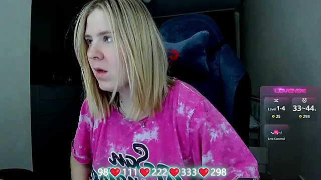 Olivia Munk online show from 04.16.26