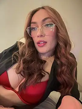 Snapshot of MichelleFerry_ chatting on 02.02.25 MichelleFerry online show from 02.02.25