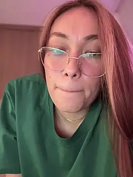 Snapshot of MichelleFerry_ chatting on 03.01.25 MichelleFerry online show from 03.01.25