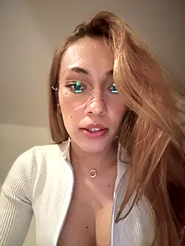 Snapshot of MichelleFerry_ chatting on 09.12.25 MichelleFerry online show from 09.12.25