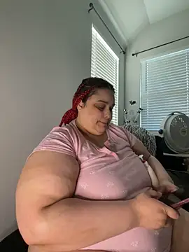 Snapshot of bbwredhead chatting on 10.02.25 bbwredhead online show from 10.02.25