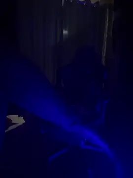 Snapshot of PARI_Hun chatting on 10.04.25 PARI Hun online show from 10.04.25