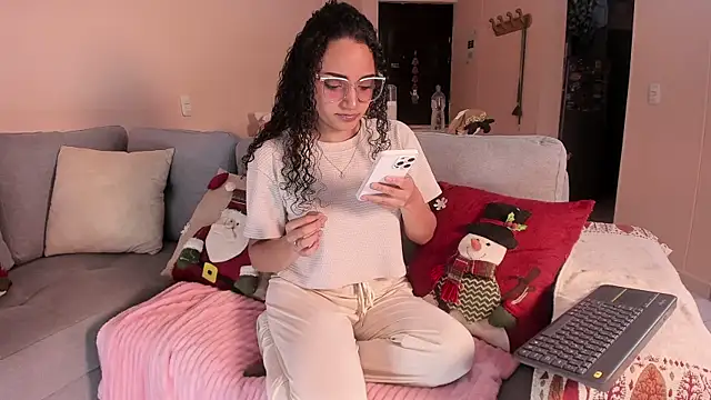 DAHLIA BROWNIE online show from 12.01.25