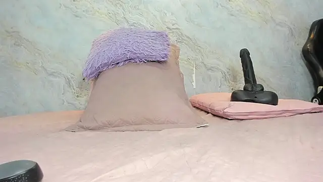 jones maddy  online show from 01.21.25