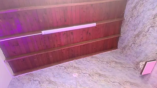 jones maddy  online show from 10.30.25