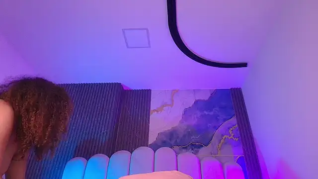 jones maddy  online show from 01.08.26