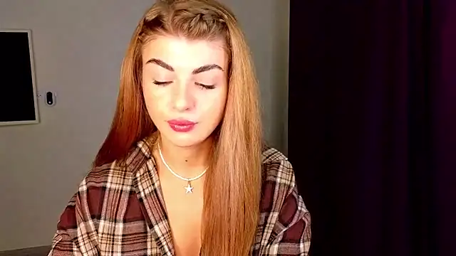 Snapshot of _comefeelme_ chatting on 10.20.25 comefeelme online show from 10.20.25