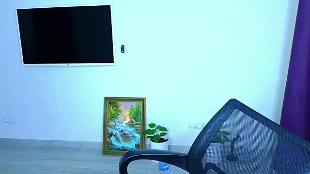 Snapshot of _comefeelme_ chatting on 10.27.25 comefeelme online show from 10.27.25