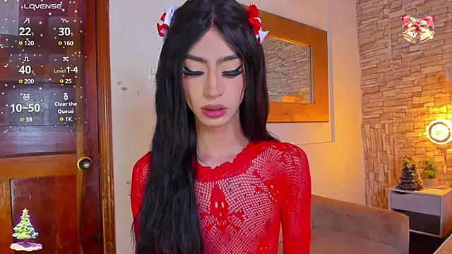 Snapshot of NahiaFox chatting on 12.18.24 NahiaFox online show from 12.18.24