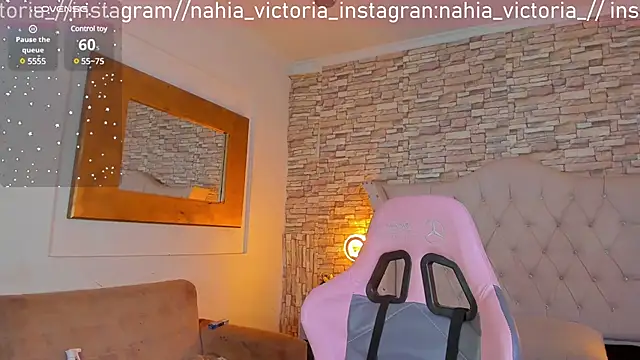 Snapshot of NahiaFox chatting on 01.09.25 NahiaFox online show from 01.09.25
