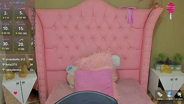 Snapshot of NahiaFox chatting on 01.29.25 NahiaFox online show from 01.29.25