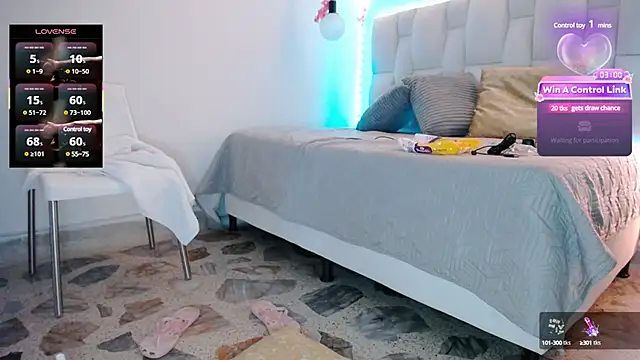 Snapshot of tiffany__pink chatting on 01.14.25 tiffany pink online show from 01.14.25