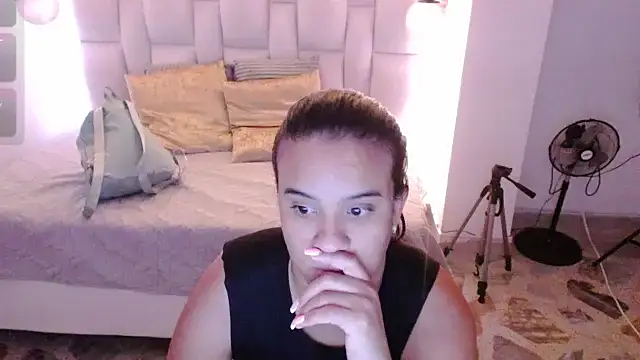 Snapshot of tiffany__pink chatting on 01.19.25 tiffany pink online show from 01.19.25