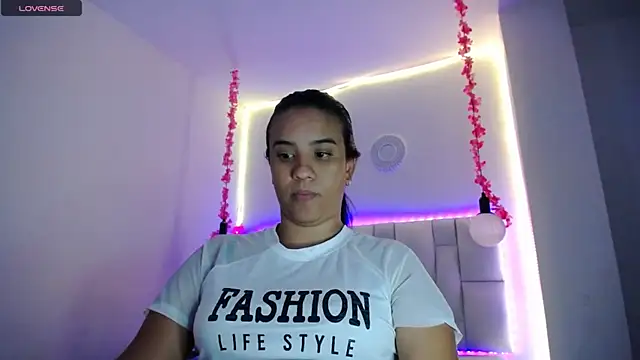 Snapshot of tiffany__pink chatting on 01.20.25 tiffany pink online show from 01.20.25