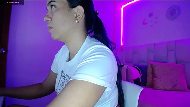 Snapshot of tiffany__pink chatting on 01.31.25 tiffany pink online show from 01.31.25