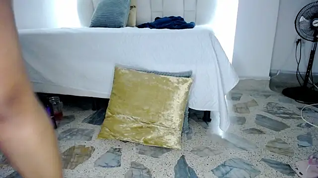 Snapshot of tiffany__pink chatting on 02.26.25 tiffany pink online show from 02.26.25