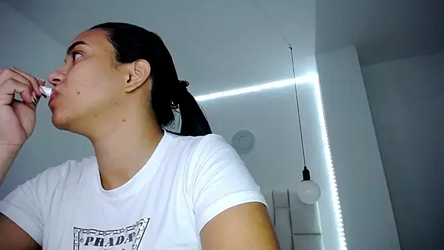 Snapshot of tiffany__pink chatting on 03.01.25 tiffany pink online show from 03.01.25