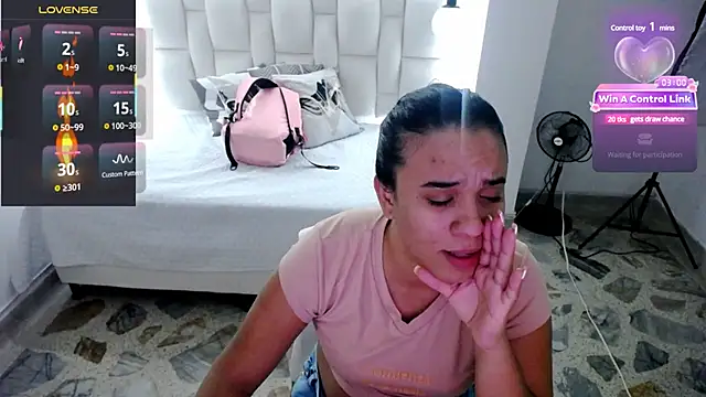 Snapshot of tiffany__pink chatting on 03.16.25 tiffany pink online show from 03.16.25